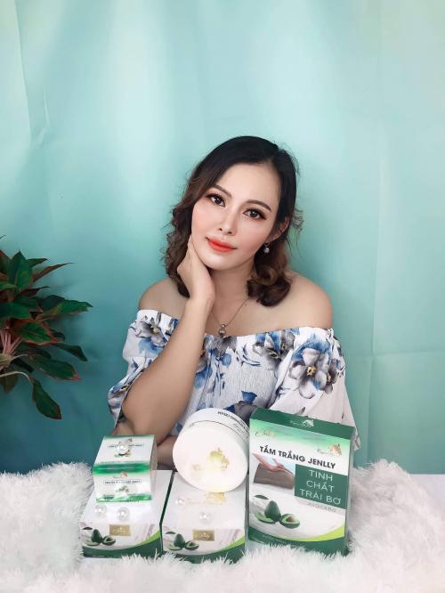Chị cả Mỹ phẩm Jenlly Cosmectic Nguyễn Thị Ngọc Diễm, sẵn sàng trao cơ hội cho thế hệ đi sau