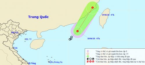 Áp thấp hướng ra ngoài Biển Đông, Trung Bộ nóng 39 độ C