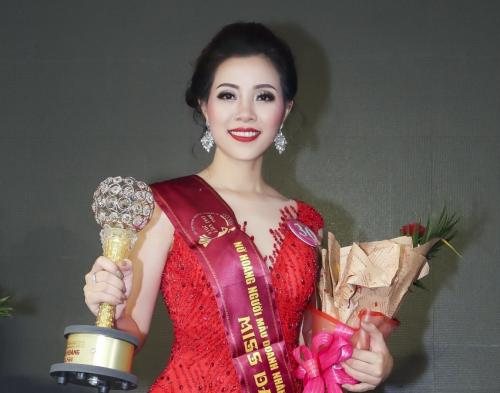 Nữ Hoàng Dạ Hội Nga Mona – Những Màn Trình Diễn Xuất Sắc