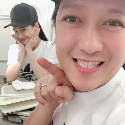 Điểm đặc biệt trong bức ảnh chụp chung của Nhã Phương và Trường Giang