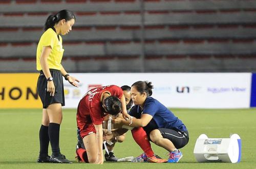 Đổ máu lấy HCV, trung vệ Chương Thị Kiều chia sẻ điều xúc động -Khánh Gia 