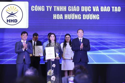 Hoa Hướng Dương nơi bắt đầu của những đam mê, khởi đầu cho tương lai tươi sáng