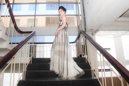 Hoa hậu áo dài Kim Chi tự tin vượt qua giới hạn để khẳng định giá trị bản thân