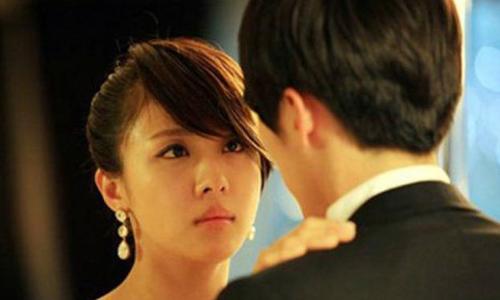 Đồng nghiệp của chồng dựng màn kịch để tôi phải bỏ chồng