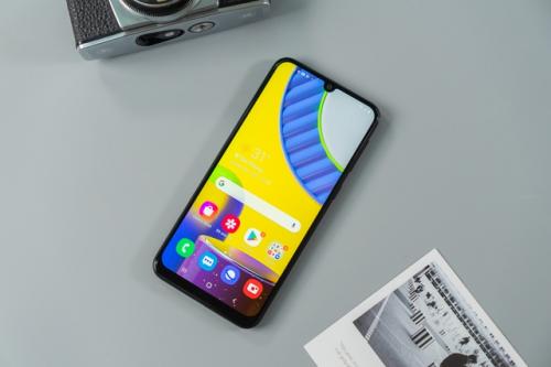 Bộ ba smartphone Samsung giá rẻ đáng sở hữu tại FPT Shop