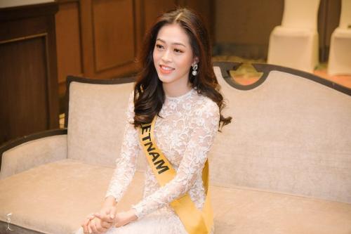 Phương Nga mặc xuyên thấu gặp giám khảo Miss Grand International
