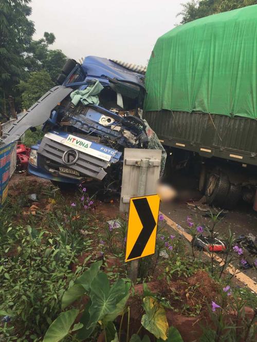 Hai ô tô đấu đầu tại khúc cua tử thần, một tài xế tử vong -Nguyễn Đức 