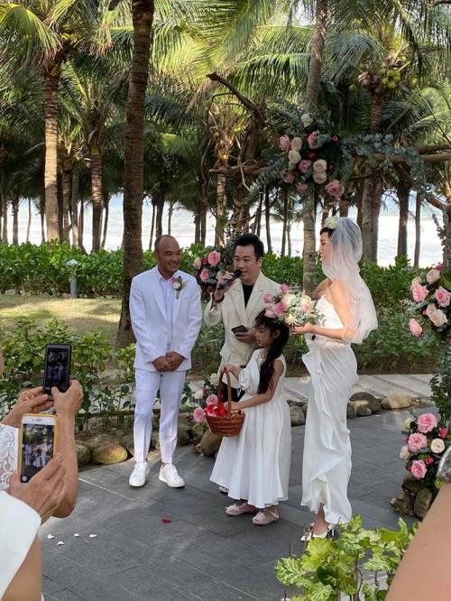 Hé lộ danh tính ông xã kém tuổi của siêu mẫu Xuân Lan -Minh Châu 