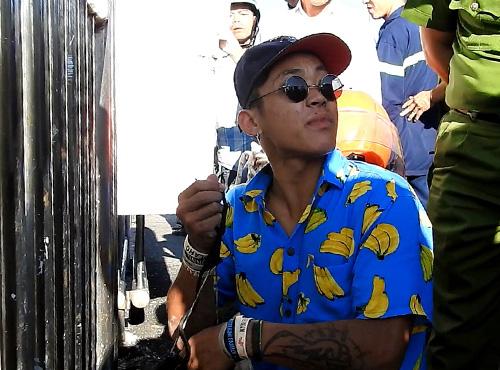 100 người giải cứu nam thanh niên leo đỉnh trụ cầu 50 m ở Đà Nẵng