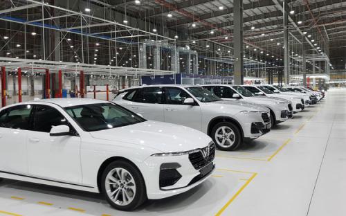 Thị trường ô tô tiếp tục lao dốc -Hồng Nga