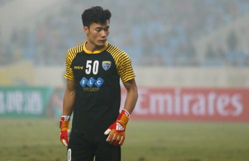 HLV Nguyễn Thành Vinh trách FLC Thanh Hóa “làm hỏng” Bùi Tiến Dũng