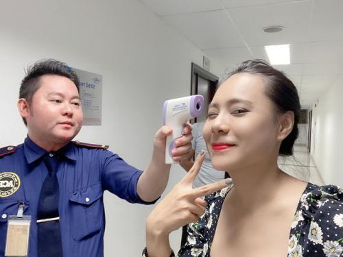 Diễn viên Kaity Nguyễn tự cách ly 14 ngày, Hồ Bích Trâm được kiểm tra y tế
