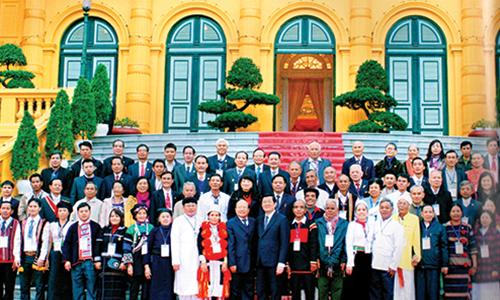 DOANH NHÂN HUỲNH VĂN BÉ : Sống Và Cống Hiến Hết Mình Cho Xã Hội