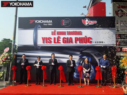 Khách hàng háo hức dự khai trương cửa hàng Yokohama Lê Gia Phúc