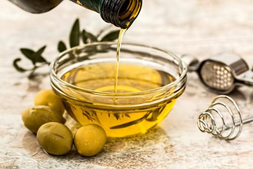 Vì sao nên ăn một thìa dầu olive mỗi ngày?