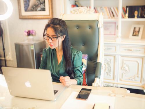 Nữ hoàng Hồ Lê Thị Minh Châu - mảnh ghép thú vị cho mùa xuân hoàn hảo