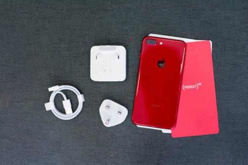 Cận cảnh iPhone 8 Plus đỏ đẹp long lanh vừa về VN