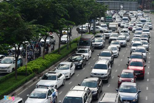 Sập giàn giáo trước hầm Thủ Thiêm, giao thông khu Đông Sài Gòn tê liệt