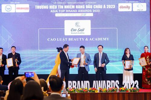 Cao Luật Beauty Academy vinh dự nhận giải thưởng Thương Hiệu Tín Nhiệm Hàng Đầu Châu Á - Asia Top Brand Award 2023