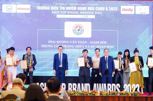 Doanh nhân, nhà nghiên cứu Dương Văn Toàn vinh dự nhận giải thưởng Asia Ecellent Leader 2023