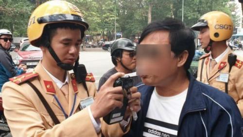 Ông Khuất Việt Hùng: Không xử phạt người ăn hoa quả có nồng độ cồn -Thế Anh 