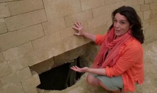 Lỗ hổng bí ẩn gần Đại kim tự tháp Giza dẫn tới kho báu của hoàng đế Ai Cập? -Nguyễn Thái - The Sun 