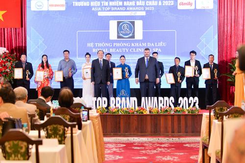 Hệ Thống Phòng Khám Da Liễu Royal Beauty Clinic & Spa: Tự hào mang lại vẻ đẹp hoàn hảo cho khách hàng.