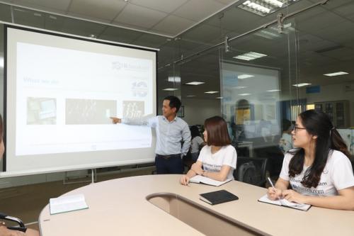 Một ngày "săn đầu người" của các cao thủ headhunter