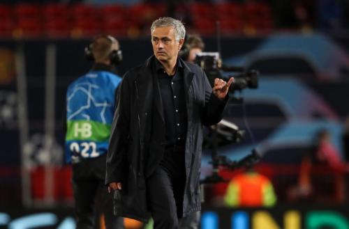 Mourinho bị FA "sờ gáy" vụ chửi tục vào máy quay