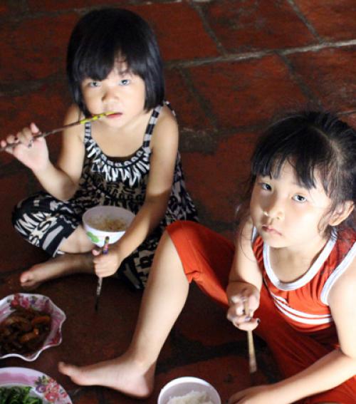 Những đứa con lai 'vô thừa nhận' ở quê ngoại miền Tây