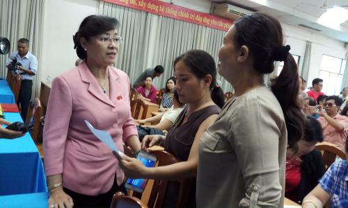 Người dân Thủ Thiêm: 'Đền 18 triệu, rao bán 350 triệu/m2'