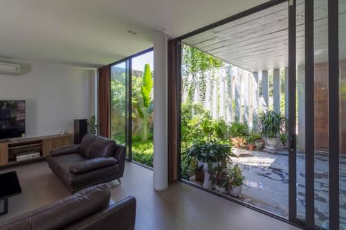 Ngỡ ngàng biệt thự ở Ninh Bình giấu cả khu vườn xanh mát bên trong