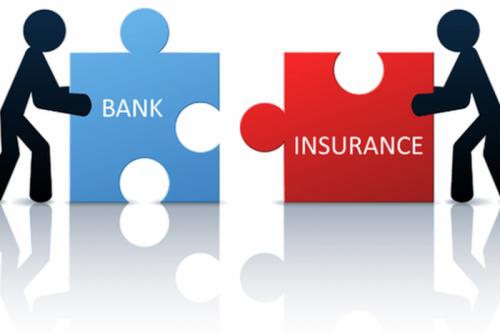 Ngân hàng cho vay kiểu 'bán bia kèm lạc' – có đúng luật? -Huyền Anh 