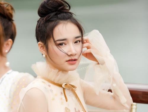 8 mỹ nhân mặc đẹp nhất tuần (23/4)