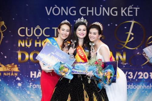 Người đẹp Trần Huyền Nhung đăng quang 'Nữ hoàng sắc đẹp doanh nhân 2018