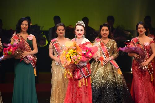 Nữ doanh nhân Trần Thanh Sử gây bất ngờ khi đạt cú đúp giải thưởng tại cuộc thi Hoa Hậu và Nam Vương Doanh Nhân Người Việt Thế Giới 2018