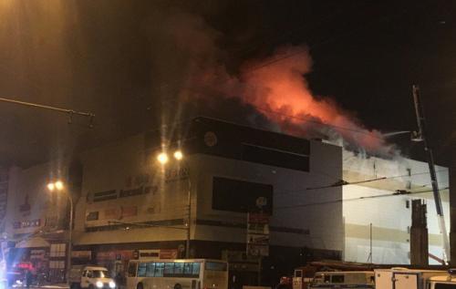 Nga: Trung tâm thương mại cháy lớn, 30 người thương vong, 3 trẻ em tử vong do ngộ độc khí