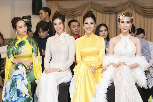 Hoa hậu Tiền Giang có vòng ba 1m khoe nhẫn 5,5 tỷ được bạn trai về tận quê tặng -Phan Trai Úc 