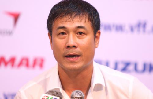 HLV Hữu Thắng: 'Đừng đưa cầu thủ lên mây sau chiến thắng'