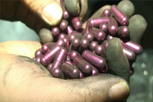 Giám đốc tự 'sáng chế' thuốc chữa ung thư từ than tre, nứa