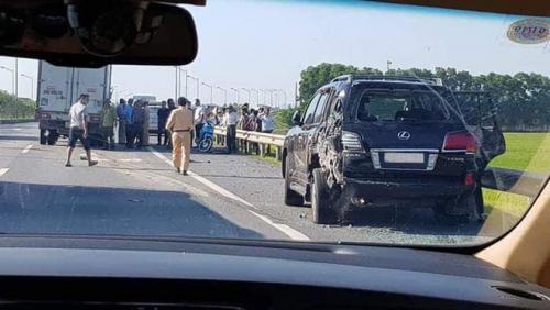 Tài xế Lexus biển 8888 bị tông chết khi dừng xe theo hiệu lệnh CSGT