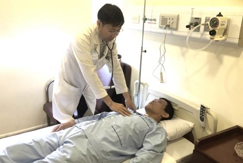 Thủng ruột vì nuốt tăm xỉa răng trong lúc uống bia