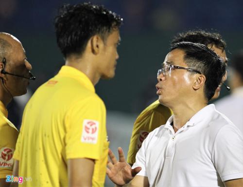 "Sếp" HAGL chia sẻ bất ngờ khi bị thua oan trước B.Bình Dương -Tuệ Minh 