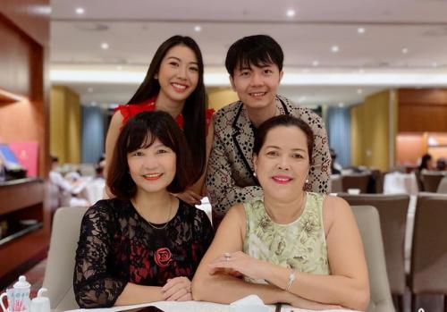 Sao Việt làm gì trong Ngày của mẹ?