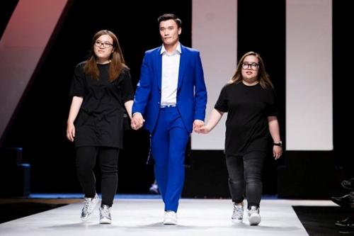 Khi Bùi Tiến Dũng bước trên sàn catwalk...