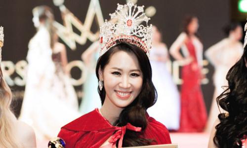 Dương Thùy Linh đăng quang Mrs Worldwide 2018