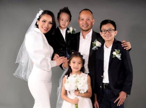 Hồng Ngọc chia sẻ ảnh với gương mặt lành lặn sau vụ nổ nồi xông hơi