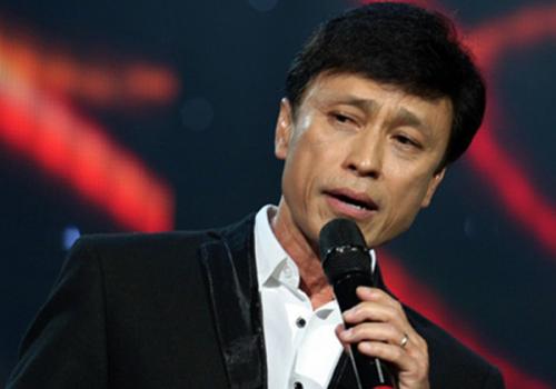 Danh ca Tuấn Ngọc dời liveshow, tạm ngưng hát một thời gian vì lý do bất ngờ -M.T 