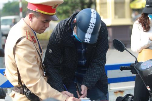 Uỷ ban ATGT Quốc gia đề nghị tiếp tục xử lý người vi phạm nồng độ cồn -Thế Anh 