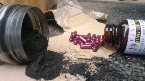 Giám đốc dùng than tre sản xuất thuốc chữa ung thư bị bắt